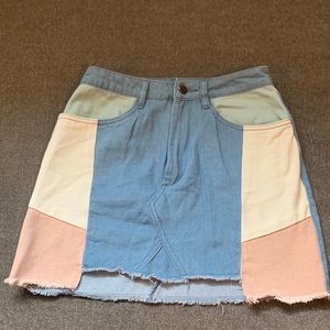 Adorable patchwork jean skirt size small by wild honey.